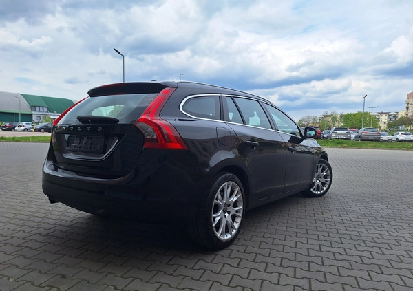 Volvo V60 cena 29900 przebieg: 279000, rok produkcji 2012 z Dąbie małe 56